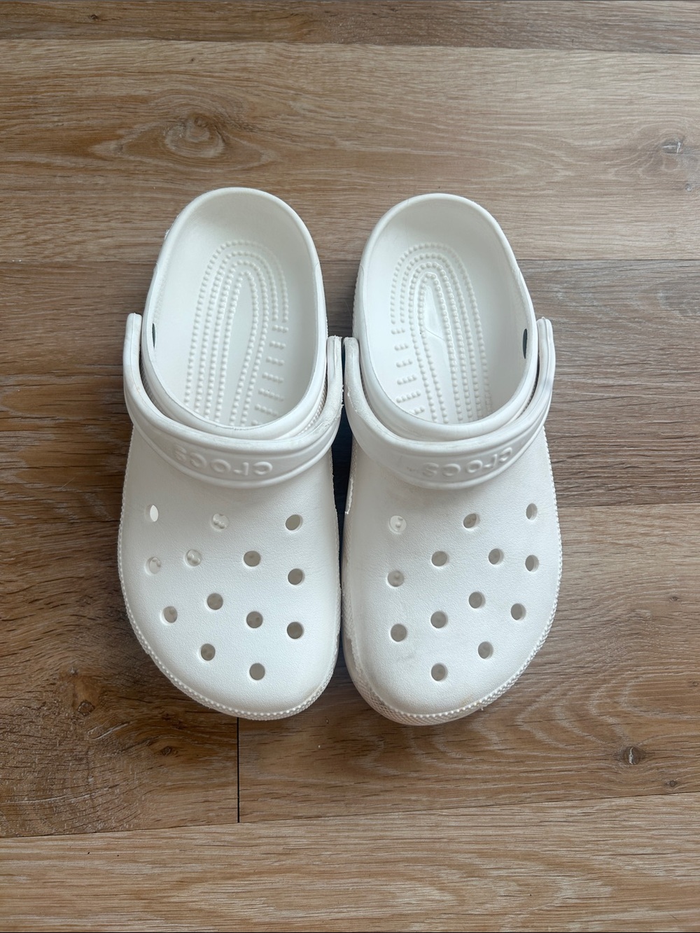 CROCS Women’s Classic Clog - White